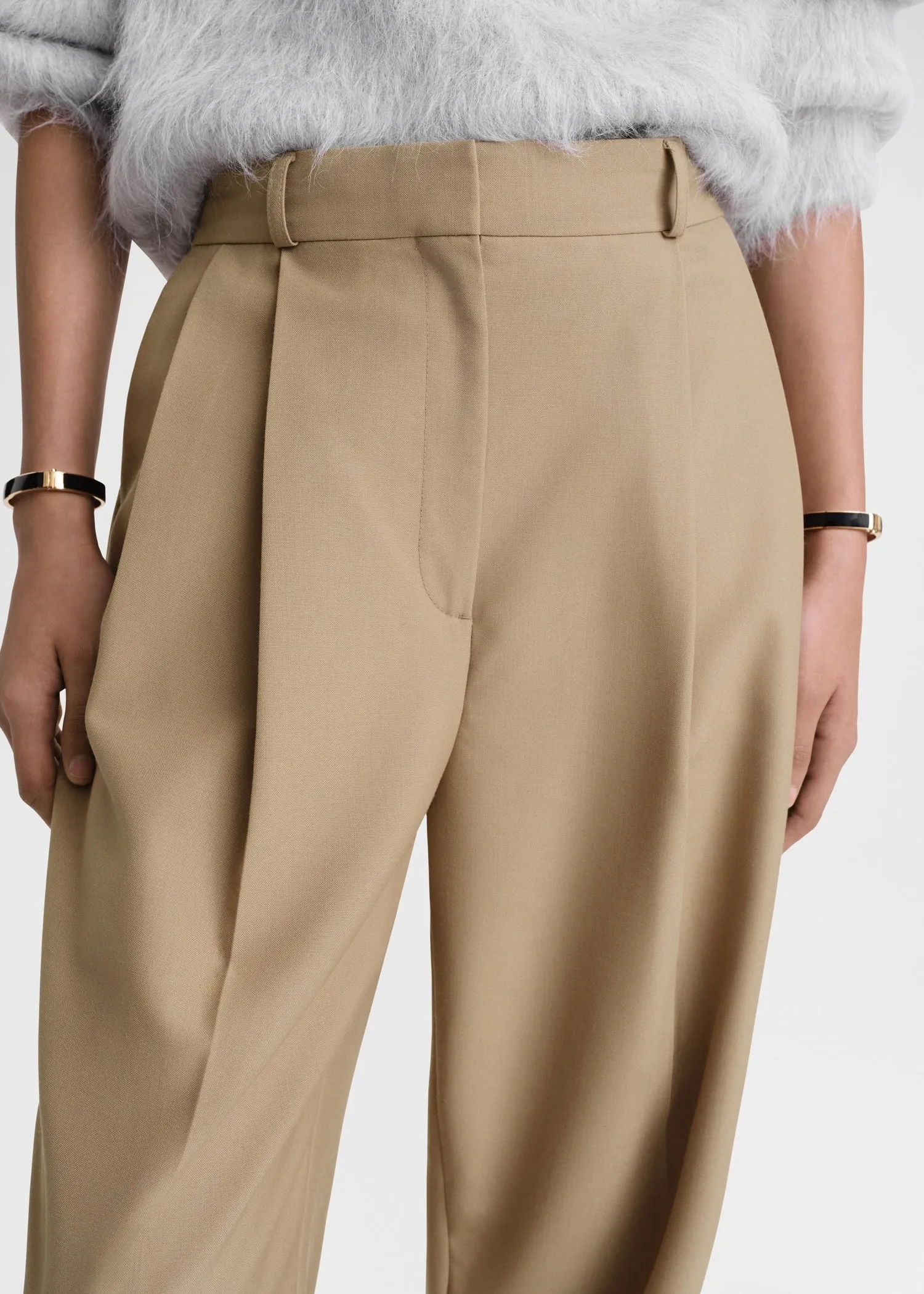 Double-pleated tailored trousers biscuit