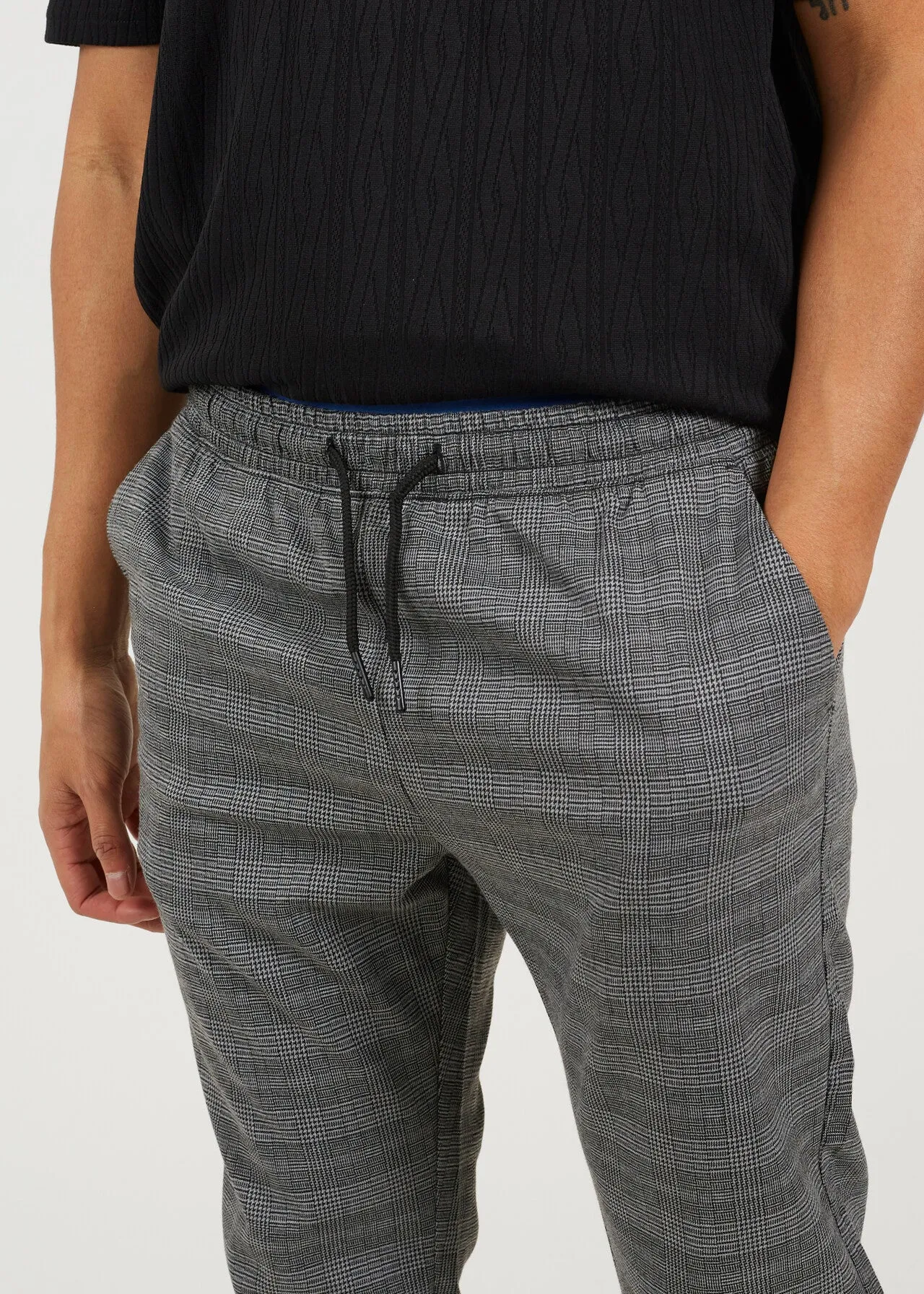 GREY CHECKERED SLIM FITTING DRAWCORD TROUSERS