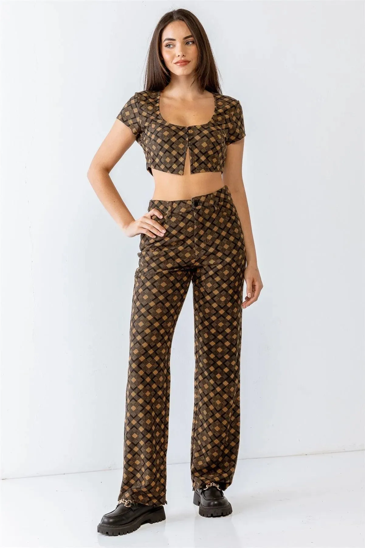 Tan & Black Diamond Print Button Short Sleeve Crop Top & High Waist Four Pocket Pants Set /1-2-2-1