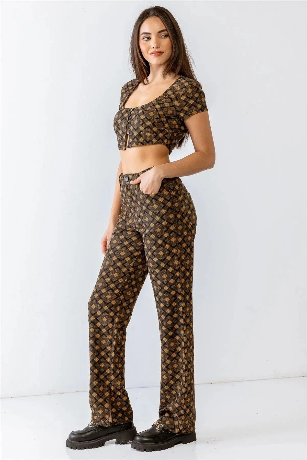 Tan & Black Diamond Print Button Short Sleeve Crop Top & High Waist Four Pocket Pants Set /1-2-2-1